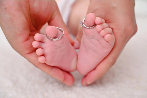 京山怀孕肚子咕噜咕噜